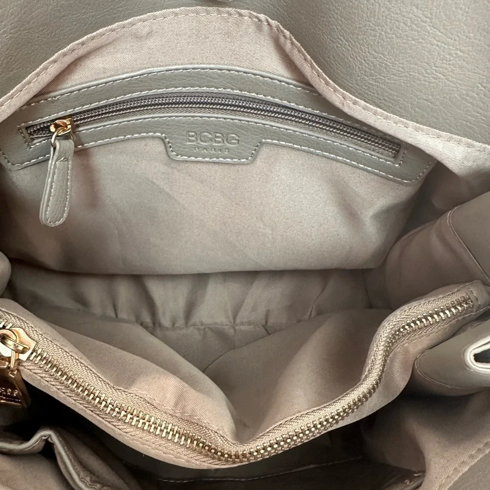 BCBG PARIS ~ Large Gray Satchel Hand Bag w/Beige Lining Gold Tone Hardware